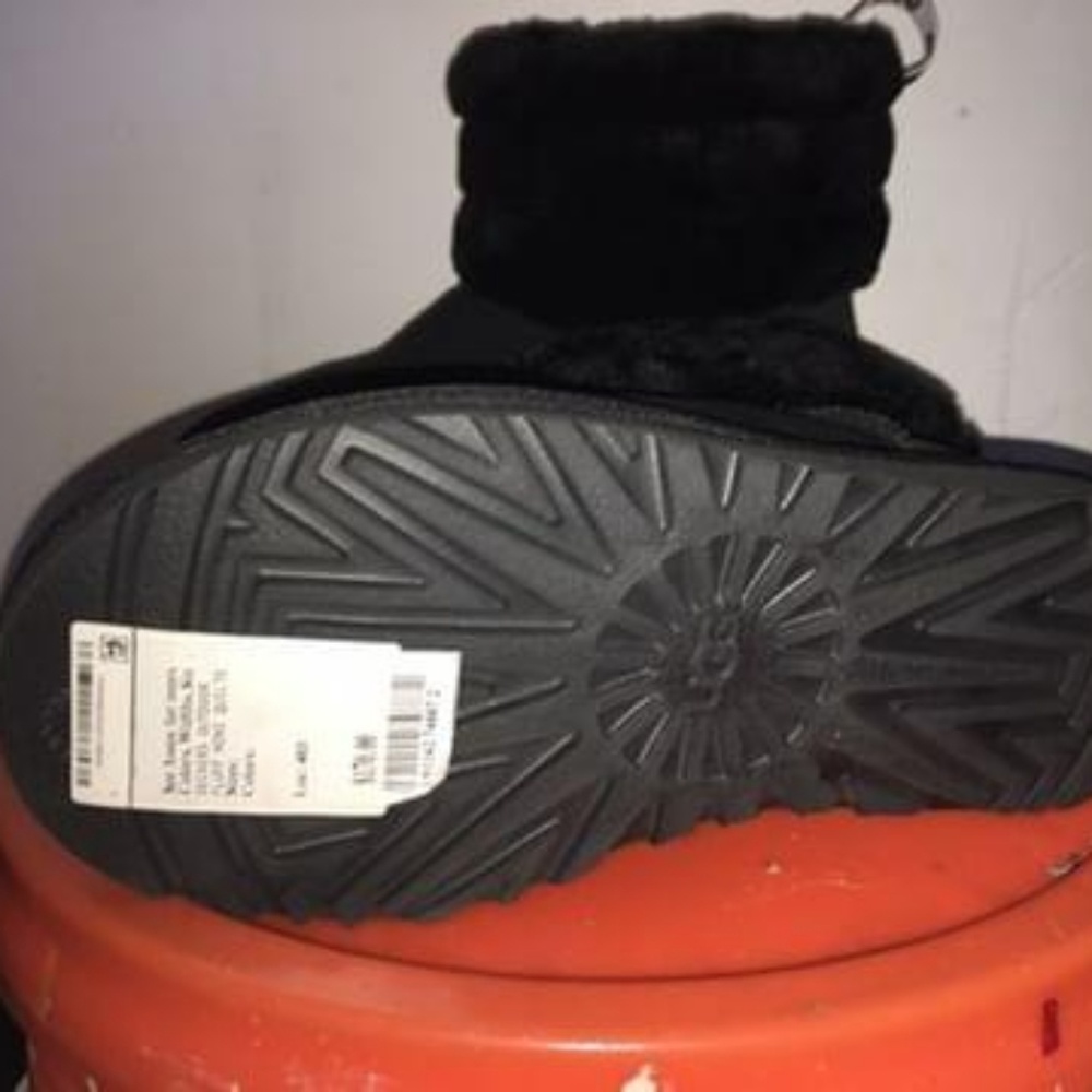 uggs - Picture 3 of 3
